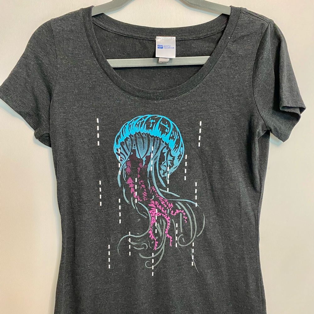 Mystic Aquarium Jellyfish Studded Grey T Shirt Sz M